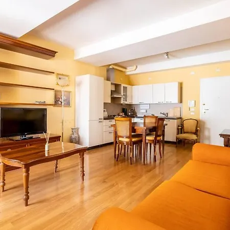 Apartment Deliziosa Casa Nel Centro Di Palazzo Storico Zambeccari
