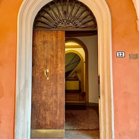 Lägenhet Deliziosa Casa Nel Centro Di Palazzo Storico Zambeccari Bologna